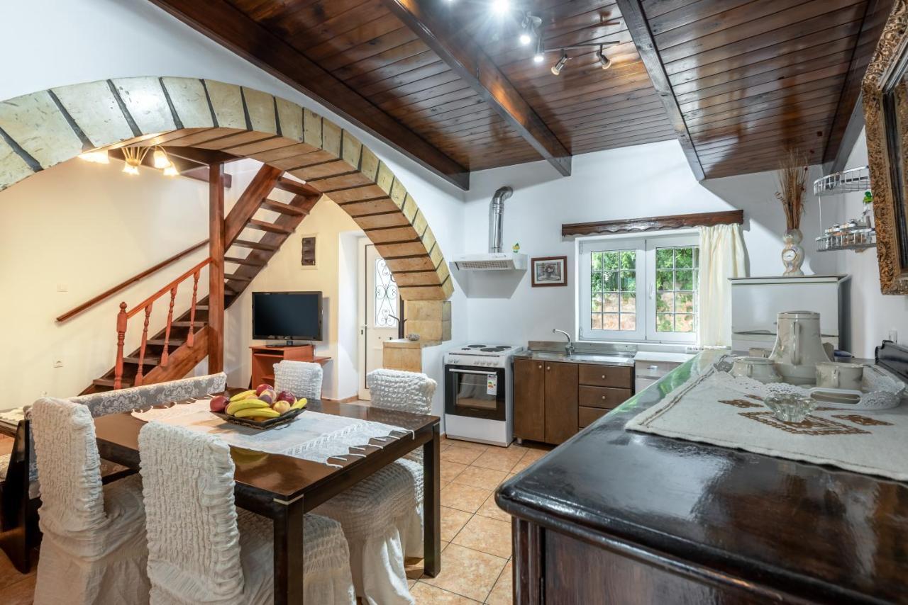 Aroni Cretan Comfortable House - Hamam Suites Aroni ภายนอก รูปภาพ