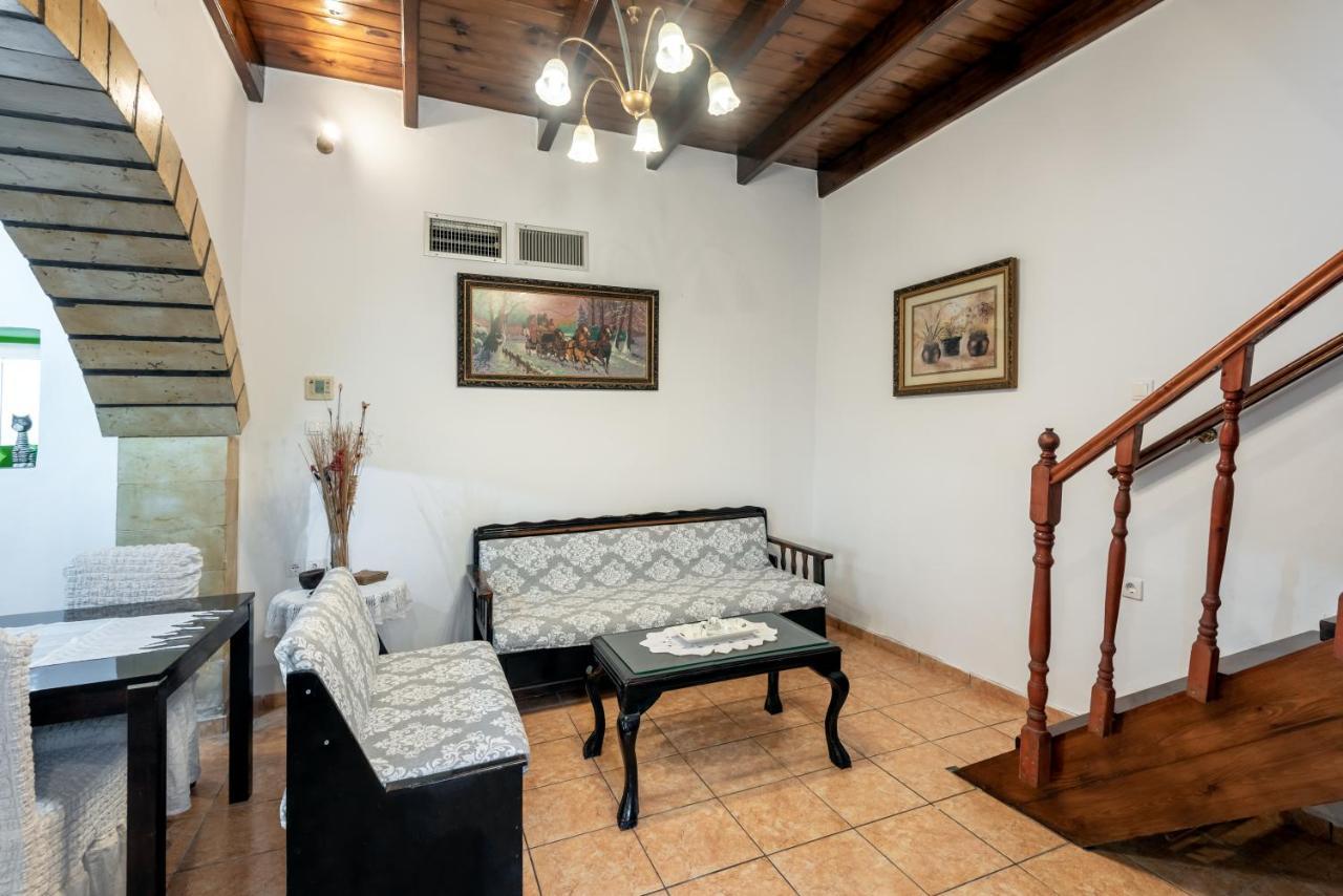 Aroni Cretan Comfortable House - Hamam Suites Aroni ภายนอก รูปภาพ