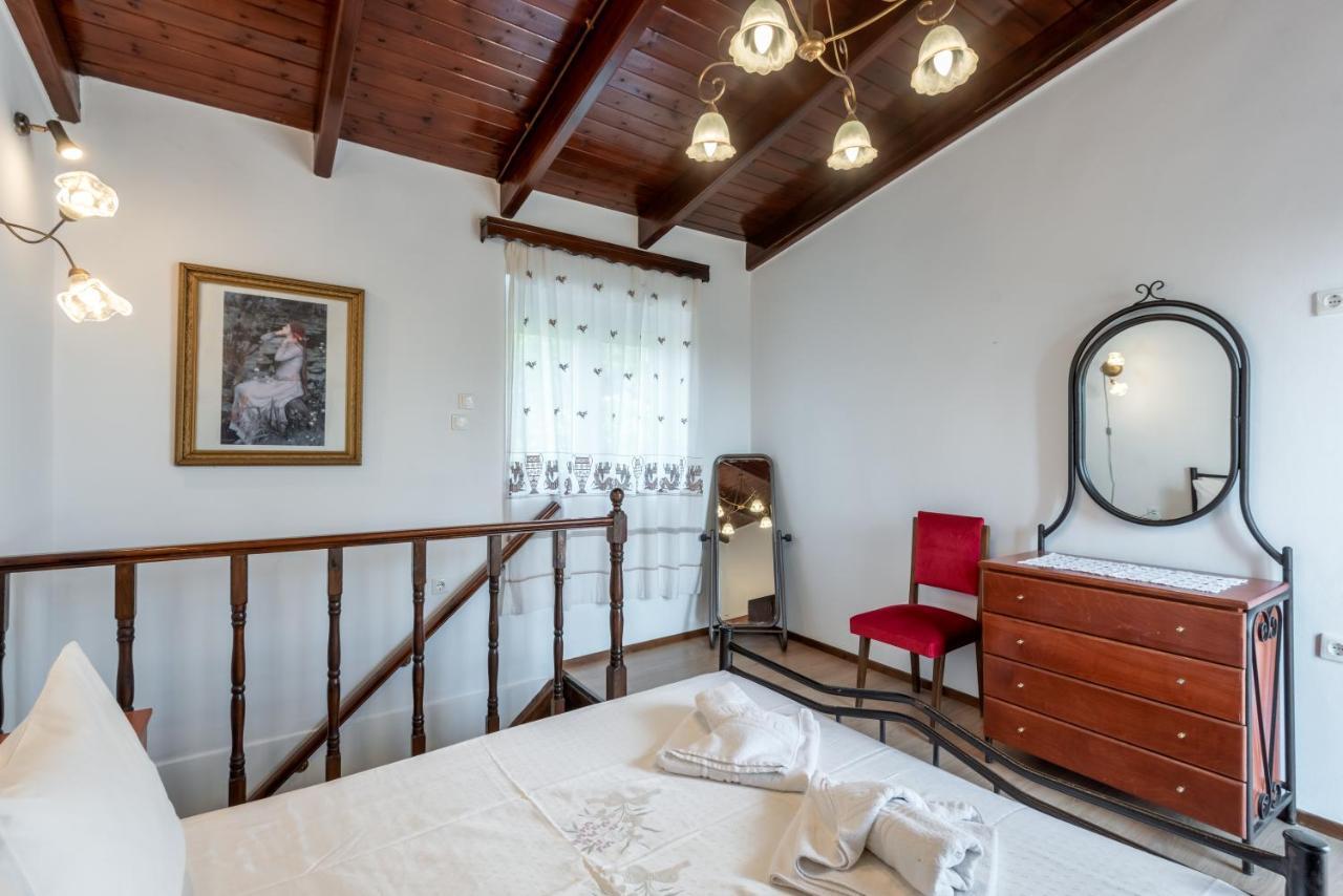 Aroni Cretan Comfortable House - Hamam Suites Aroni ภายนอก รูปภาพ